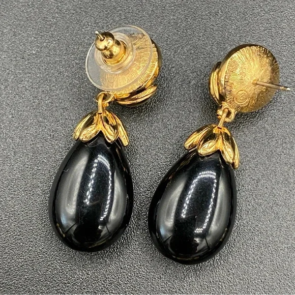 Vintage Avon Black Plastic and Faux Pearl Necklace and Pierced Earrings Set - Picture 13 of 14